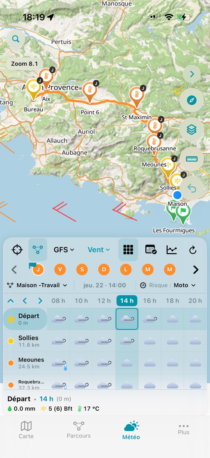 Détail d’une case : valeurs de pluie, vent, rafales, vagues, température et niveau de risque.